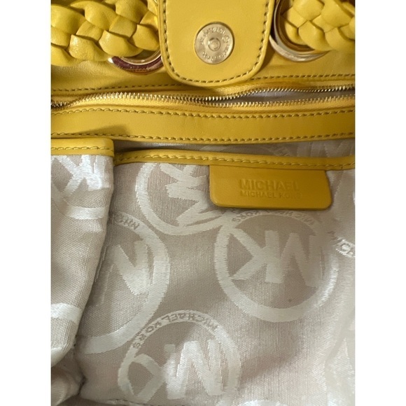 MICHAEL KORS SIGNATURE YELLOW HANDBAG - Picture 12 of 16